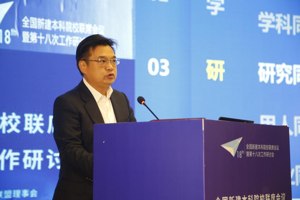 点击图片进入下一页